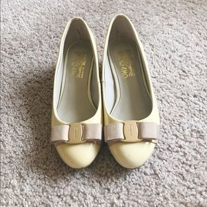 Classic Pump Shoes With Bow